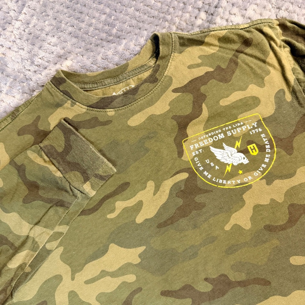Howitzer Patriot Mfg Co Mens Camo Long Sleeve Freedom Supply Graphic T-Shirt S